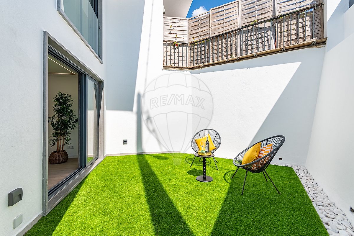 Zona exterior junto à piscina